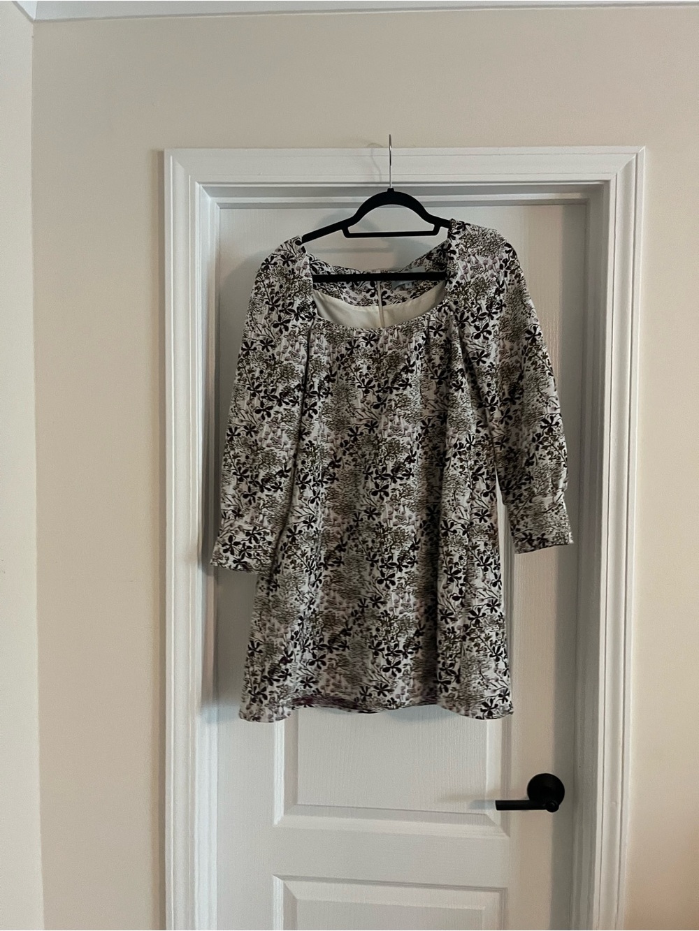 TICKERNUCK floral Scoop-Neck Women's Dress in Cream and purple